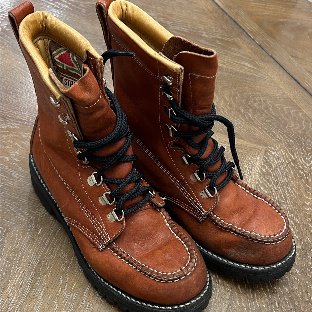 Rugged wood n’stream Men's Leather Boots in Rich Brown